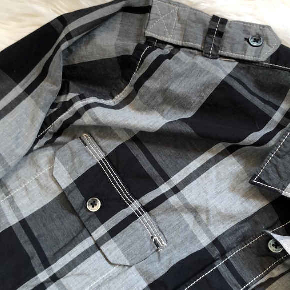Men’s casual button down - Picture 4 of 4